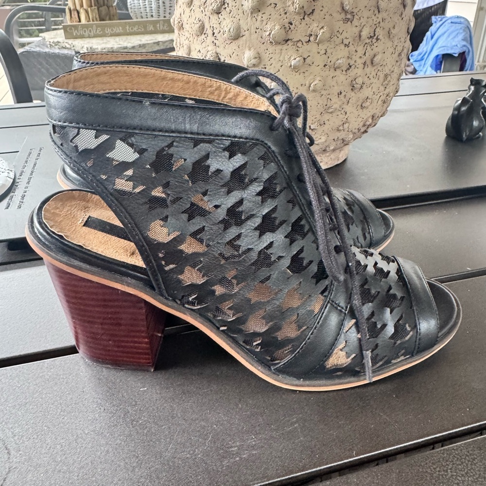 Kenzie Clarke Black Cutout Heeled Sandals
